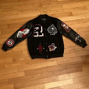 I got this jacket a while ago but only wore it twice. Wanted to get rid of it.
